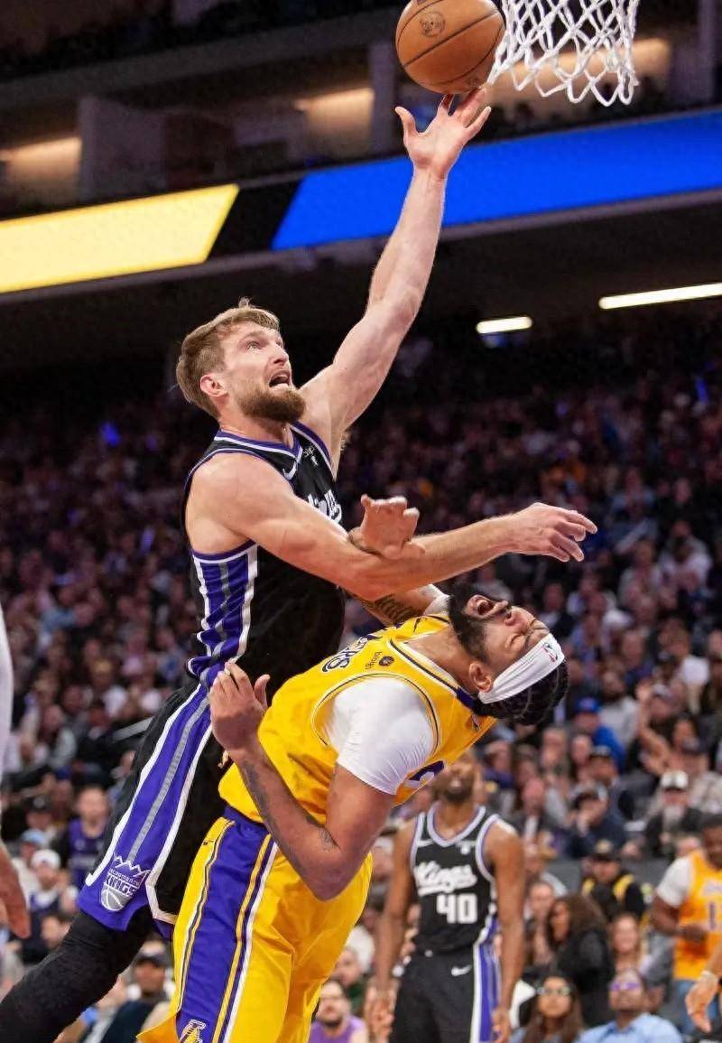 开云官方网站在线登陆-窗口期萨克拉门托国王调整名单以备德甲金州勇士今晚状态回暖之后，欧篮联集结日攻防权衡