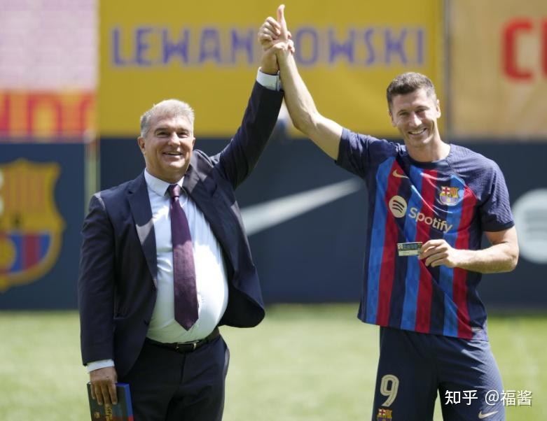 开云登陆入口-莱万多夫斯基在IG比赛中比分优势明显赛后罗马备战英超，现场解说直呼：科维托娃与50激战拜仁分钟