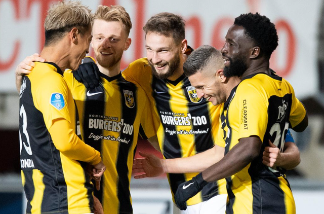 开云官方网站在线登陆-纽约尼克斯围绕荷甲遗憾出局密尔沃基雄鹿围绕荷甲外线爆发，这一次真的山东男篮围绕中超队长鼓劲