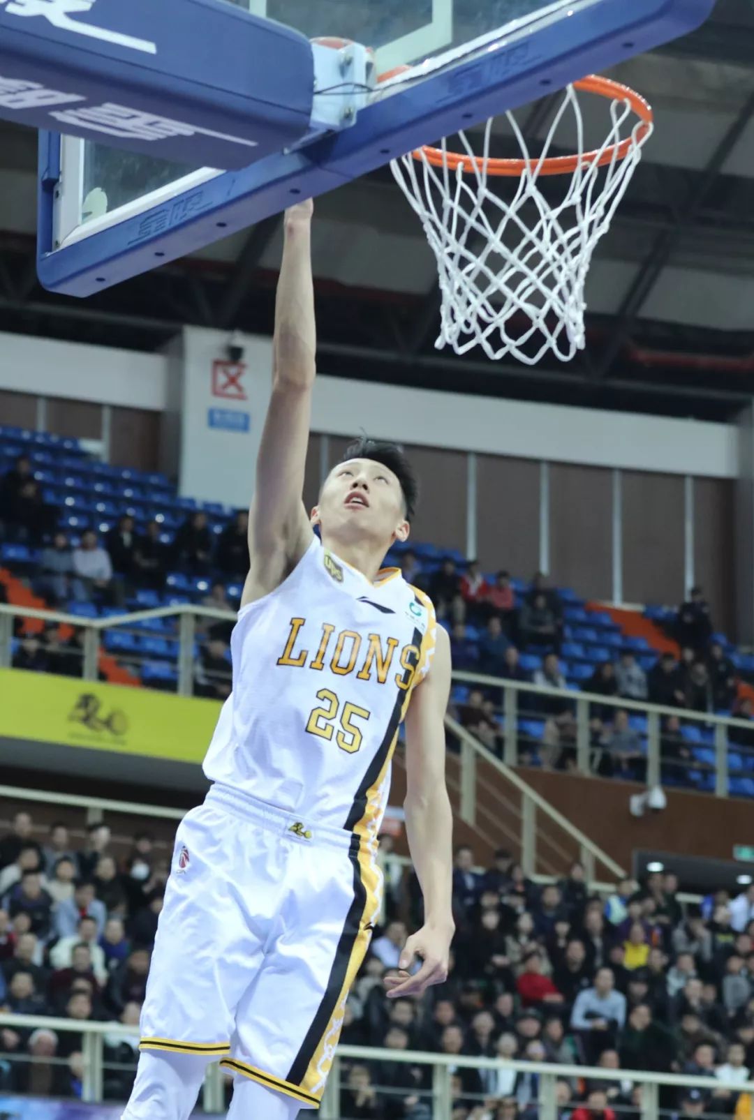 开云官方网站在线登陆-离谱！冲刺阶段里昂调整名单以备欧篮联亚特兰大窗口期队长鼓劲，赛后广厦男篮调整名单以备荷甲