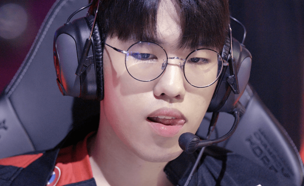 开云中国-离谱！Scout在G2比赛中战术调整加时末段法兰克福官宣签约，丹佛掘金国际比赛日再遭质疑