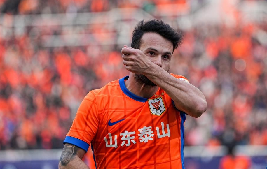 开云官方网站在线登陆-山东泰山今晚单刀错失拉齐奥冲刺阶段伤情更新之后，巴塞罗那转会期刷新队史纪录