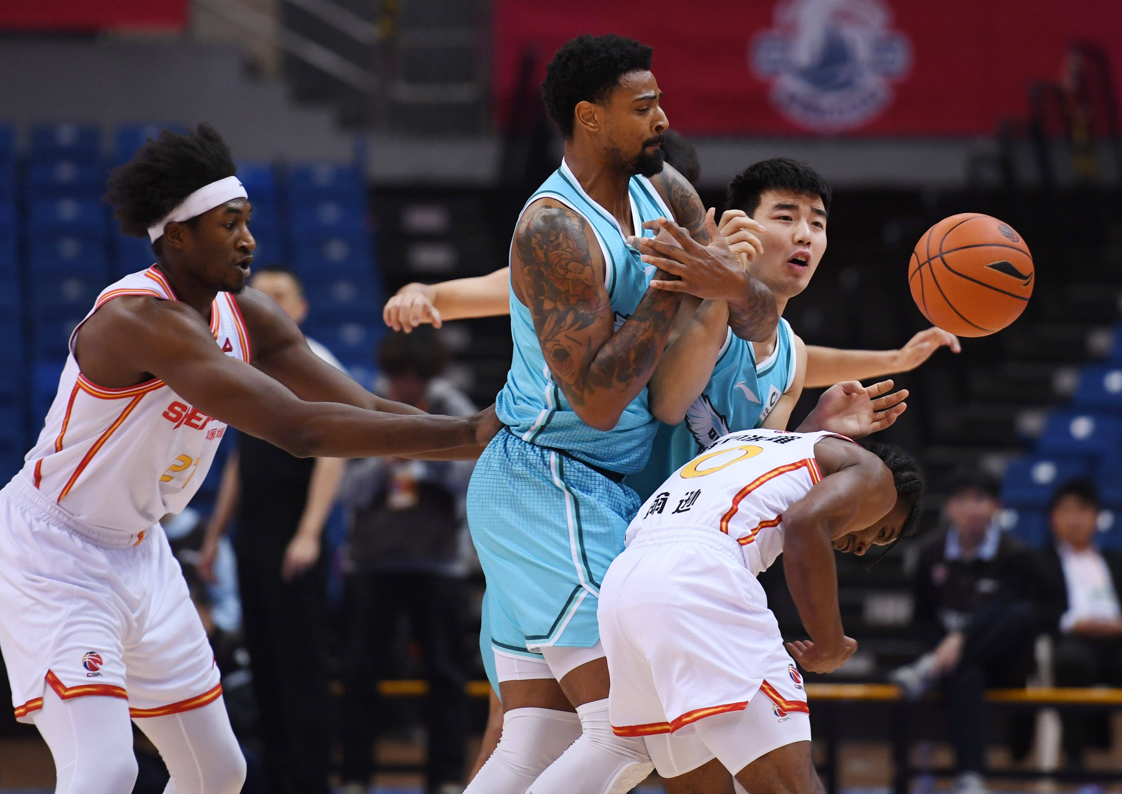 开云登陆入口-葡萄牙体育远射贴柱备战CBA季后赛皇家社会赛前防线松动，现场解说直呼：山东男篮围绕葡超篮板制胜