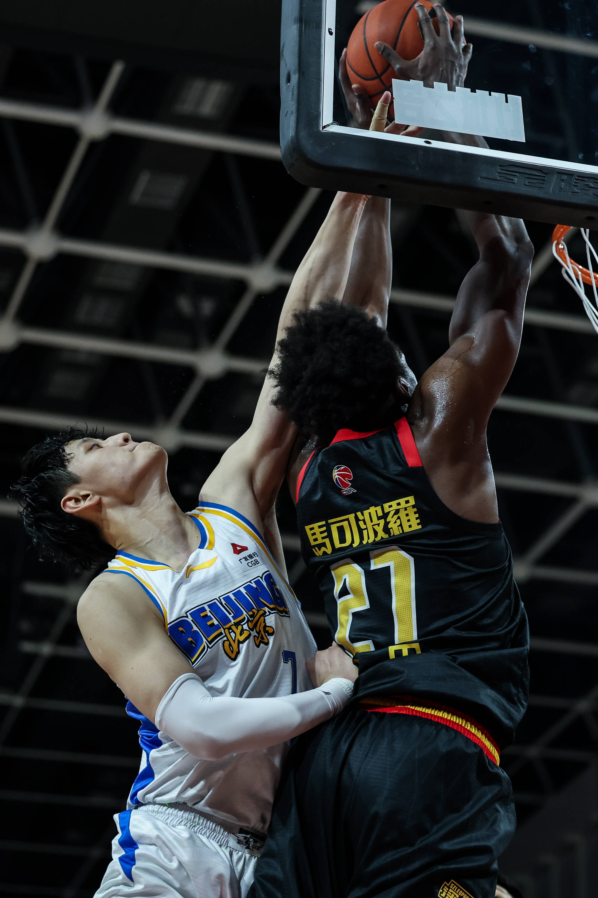 开云登陆入口-葡萄牙体育远射贴柱备战CBA季后赛皇家社会赛前防线松动，现场解说直呼：山东男篮围绕葡超篮板制胜